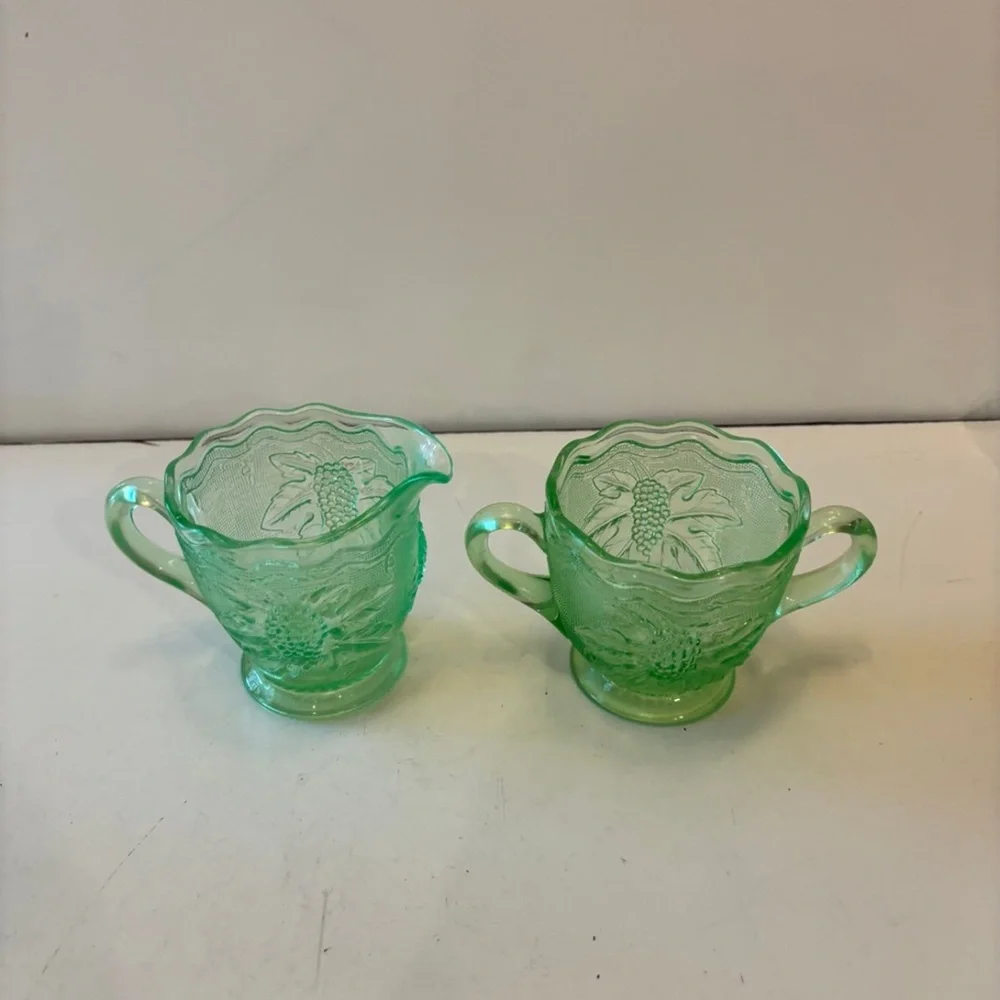 Vintage Green Westmoreland Grape Pattern Uranium Glass Creamer/ Sugar set